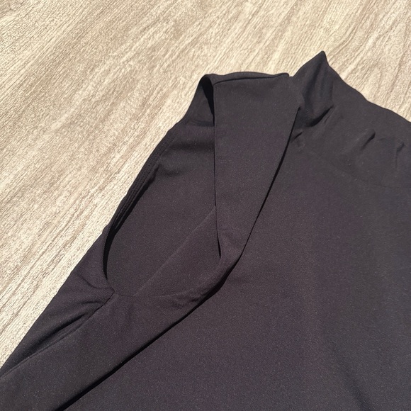 Babaton Black Sleeveless Tank Top - Picture 10 of 14